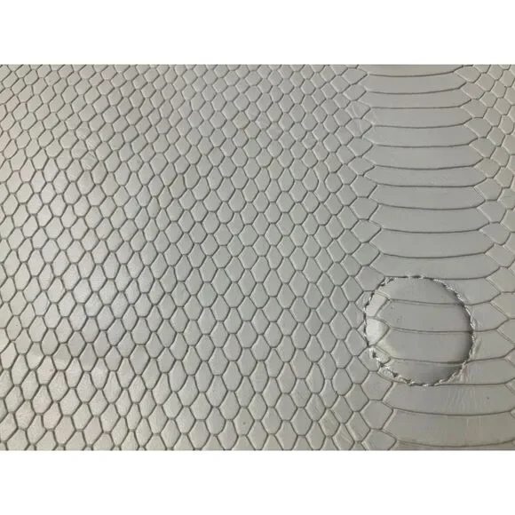 Elaine Turner White Snake-Embossed Clutch Wristlet | Like a New - Picture 8 of 16